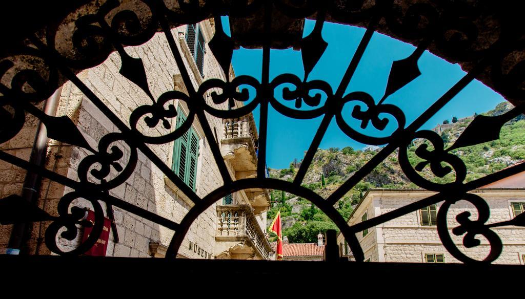 Old Town Museum Square Apartment Kotor Exterior photo
