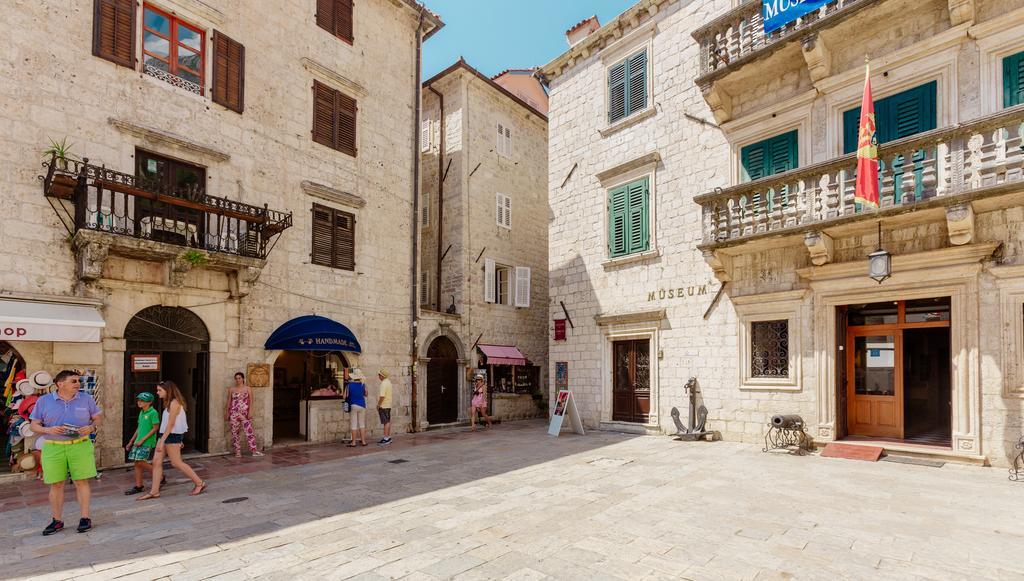 Old Town Museum Square Apartment Kotor Exterior photo