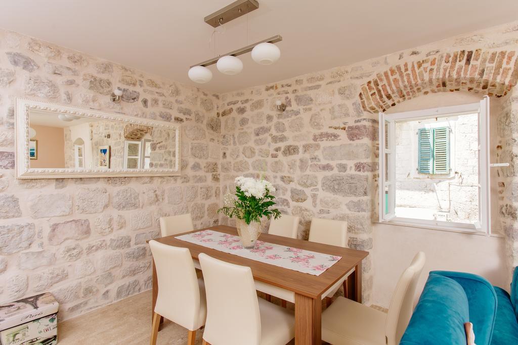 Old Town Museum Square Apartment Kotor Exterior photo